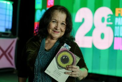 Notícia: “Poesia Reunida” celebra rios, memórias e ancestralidade amazônica de Wanda Monteiro