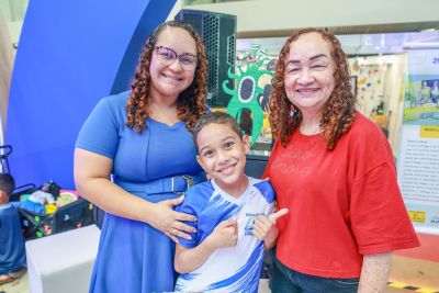 Notícia: Feira do Livro e das Multivozes é tradição entre as gerações de famílias paraenses