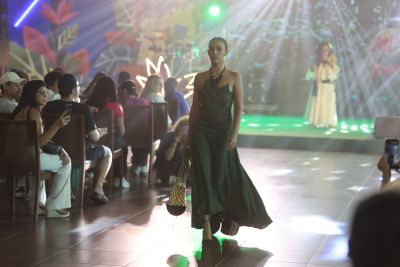 Notícia: Usinas da Paz apresentam coleção de moda em desfile na Feira Pan-Amazônica do Livro